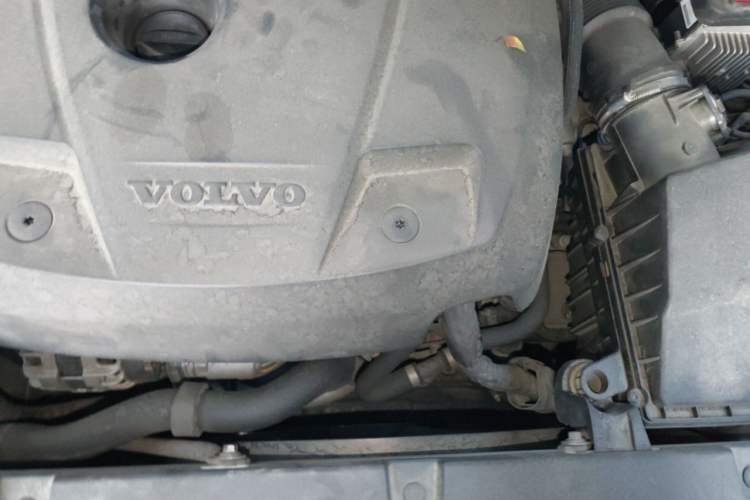 Used Volvo XC60 2019 T5 4x4 Zhiyuan Sport Edition China V Standard Engine Bay