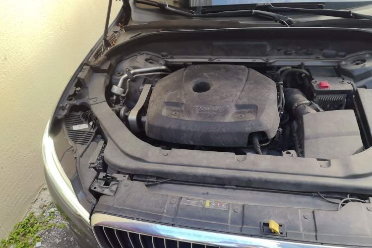 Used Volvo XC60 2019 T5 4x4 Smart Edition China V Standard Engine Bay Right