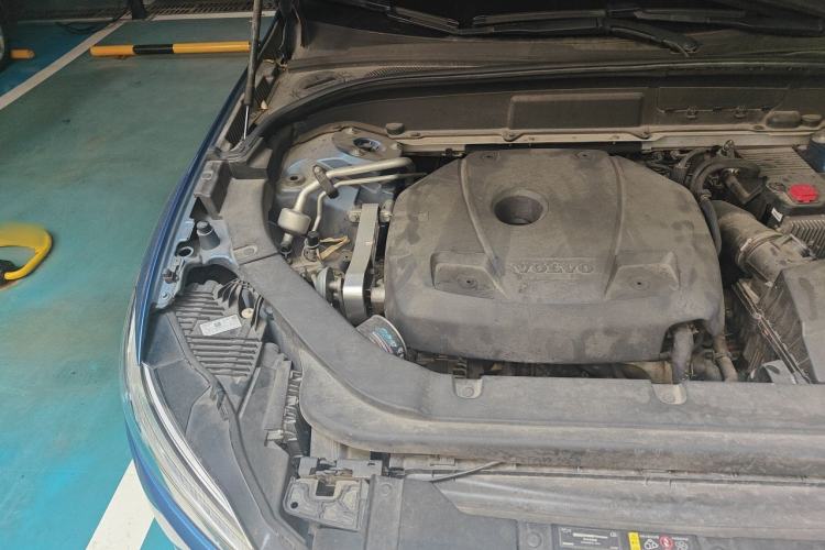 Used Volvo XC60 2019 T5 4x4 Zhiyuan Sport Edition China V Standard Engine Bay Right