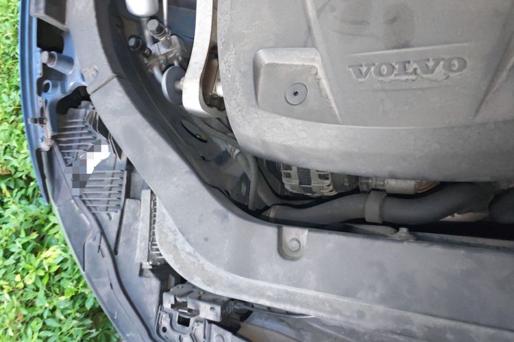 Used Volvo XC60 2019 T5 4x4 Zhiyuan Sport Edition China V Standard Engine Bay Right