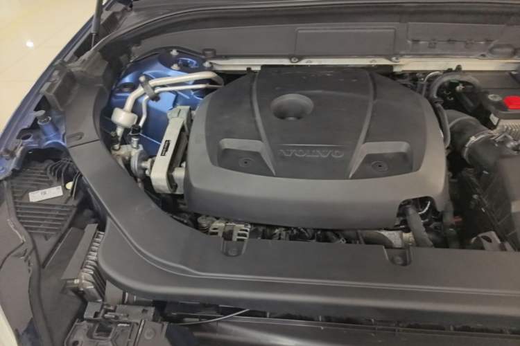 Used Volvo XC60 2019 T5 4x4 Zhiya Sport Edition China V Standard Engine Bay Right