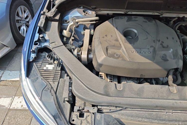 Used Volvo XC60 2019 T5 4x4 Zhiya Sport Edition China VI Standard Engine Bay Right