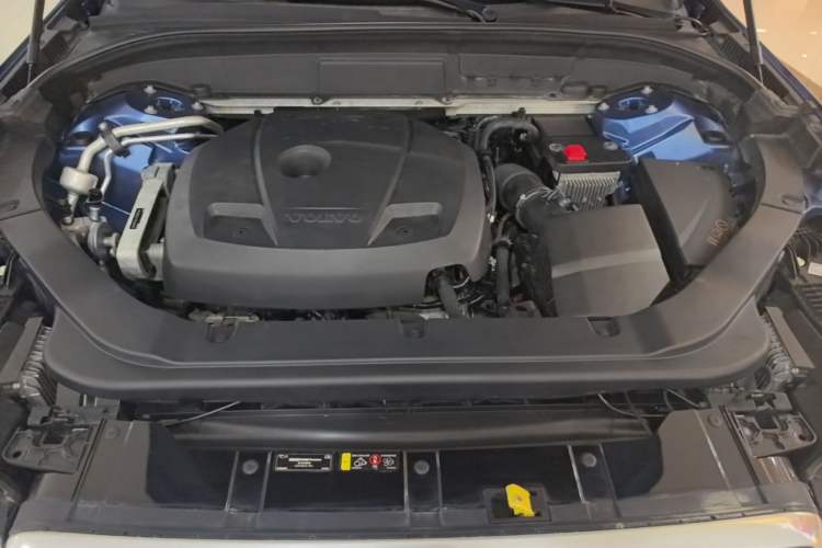 Used Volvo XC60 2019 T5 4x4 Zhiya Sport Edition China V Standard Engine Bay