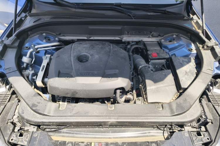 Used Volvo XC60 2019 T5 4x4 Smart Edition China V Standard Engine Bay