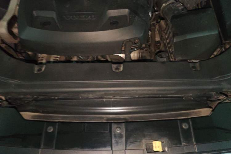 Used Volvo XC60 2019 T5 4x4 Zhiyuan Sport Edition China V Standard Engine Bay