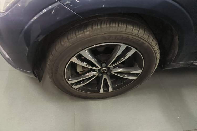 Used Volvo XC60 2019 T5 4x4 Smart Edition China V Standard Exterior 4