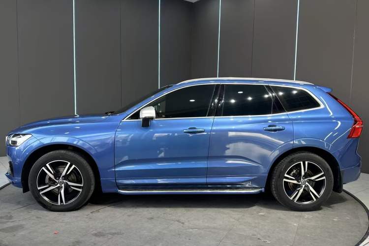 Used Volvo XC60 2019 T5 4x4 Smart & Dynamic Sport Edition China VI Standard Exterior 4