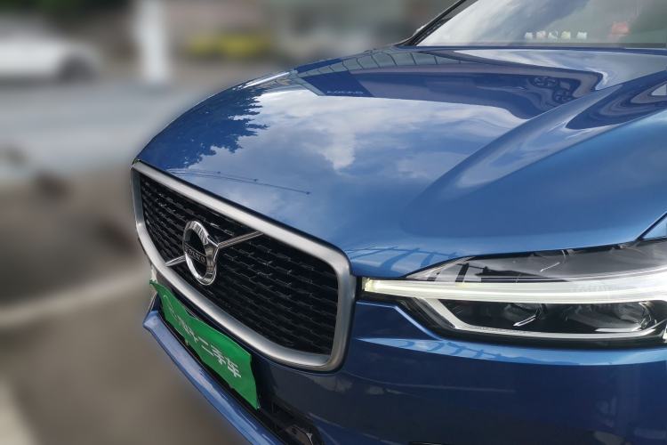 Used Volvo XC60 2019 T5 4x4 Smart & Dynamic Sport Edition China VI Standard Front