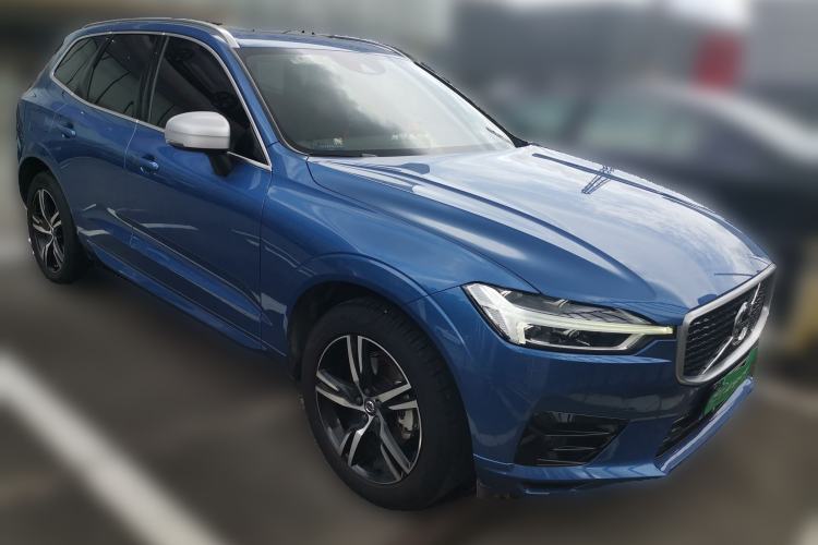 Used Volvo XC60 2019 T5 4x4 Smart & Dynamic Sport Edition China VI Standard Front Right 45 Deg