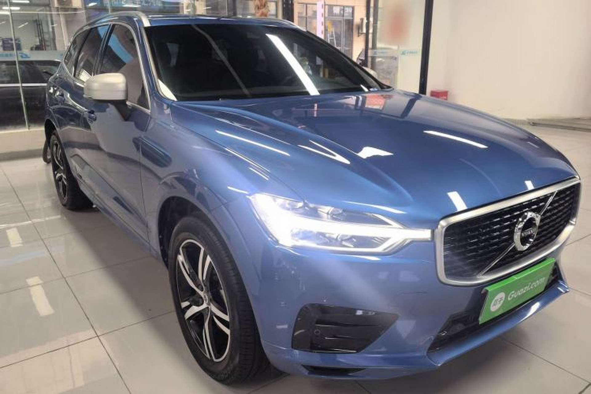 Used Volvo XC60 2019 T5 4x4 Smart & Dynamic Sport Edition China VI Standard Front Right 45 Deg