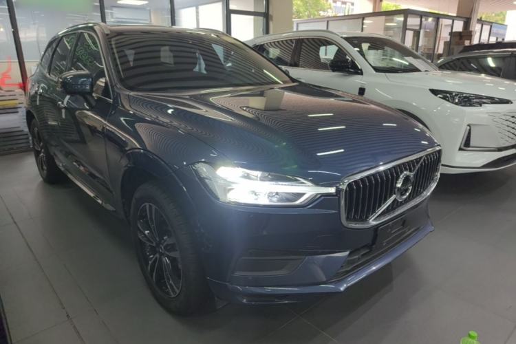 Used Volvo XC60 2019 T5 4x4 Smart Edition China V Standard Front Right 45 Deg