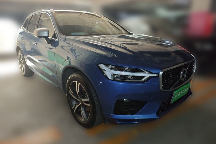 Used Volvo XC60 2019 T5 4x4 Smart & Dynamic Sport Edition China VI Standard Front Right 45 Deg