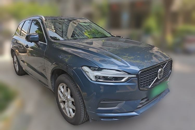 Used Volvo XC60 2019 T5 4x4 Smart Edition China V Standard Front Right 45 Deg