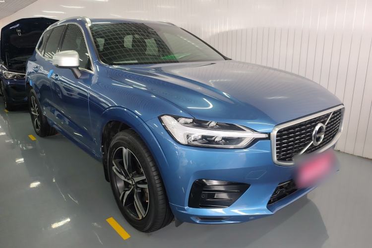 Used Volvo XC60 2019 T5 4x4 Smart & Dynamic Sport Edition China VI Standard Front Right 45 Deg