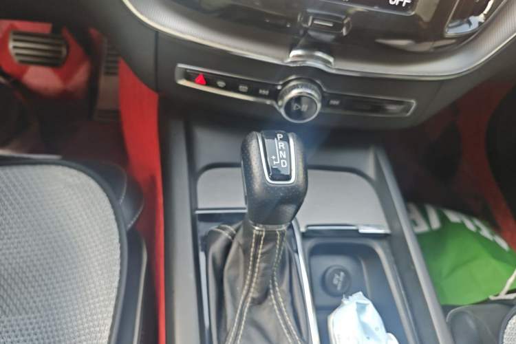 Used Volvo XC60 2019 T5 4x4 Zhiyuan Sport Edition China V Standard Gear Lever