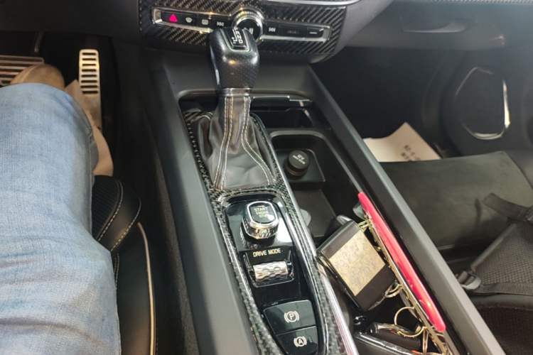 Used Volvo XC60 2019 T5 4x4 Smart & Dynamic Sport Edition China VI Standard Gear Lever