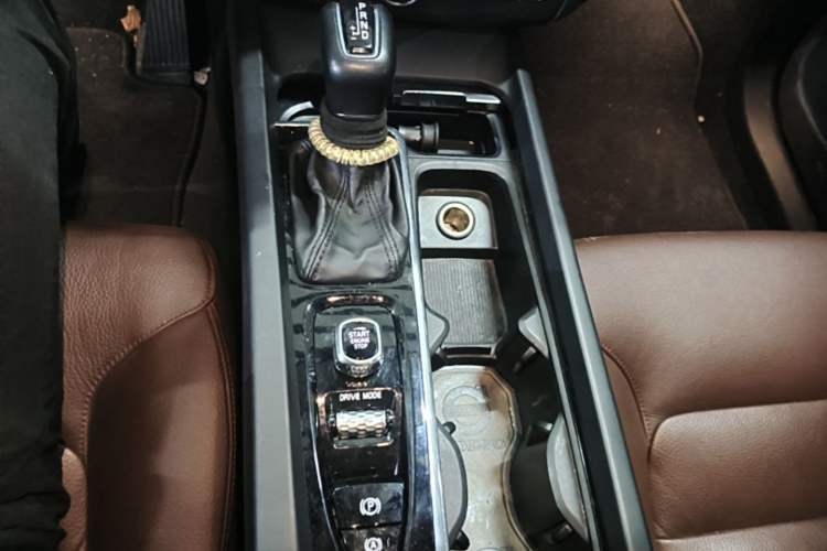 Used Volvo XC60 2019 T5 4x4 Smart Edition China V Standard Gear Lever