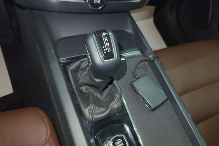 Used Volvo XC60 2019 T5 4x4 Smart Edition China V Standard Gear Lever