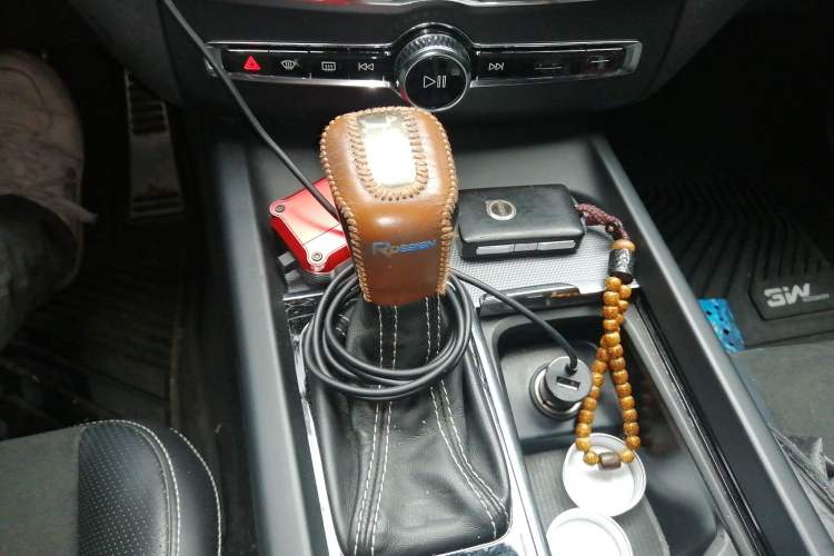 Used Volvo XC60 2019 T5 4x4 Smart & Dynamic Sport Edition China VI Standard Gear Lever