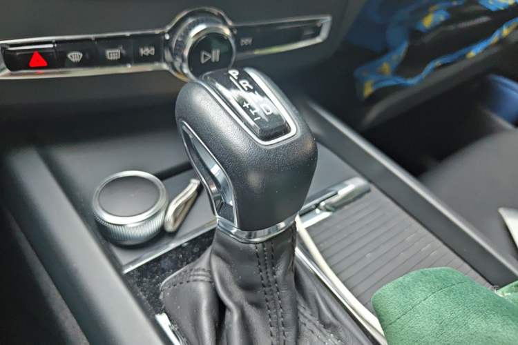 Used Volvo XC60 2019 T5 4x4 Smart Edition China V Standard Gear Lever