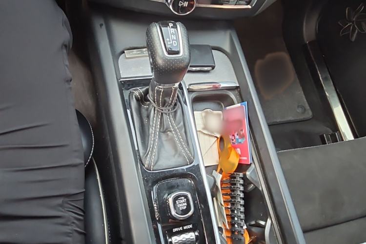 Used Volvo XC60 2019 T5 4x4 Zhiyuan Sport Edition China V Standard Gear Lever