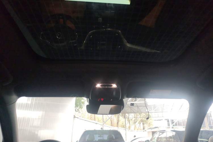 Used Volvo XC60 2019 T5 4x4 Smart & Dynamic Sport Edition China VI Standard Headliner