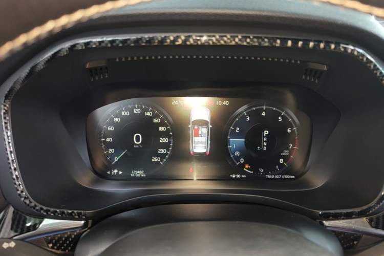 Used Volvo XC60 2019 T5 4x4 Smart & Dynamic Sport Edition China VI Standard Instrument Cluster