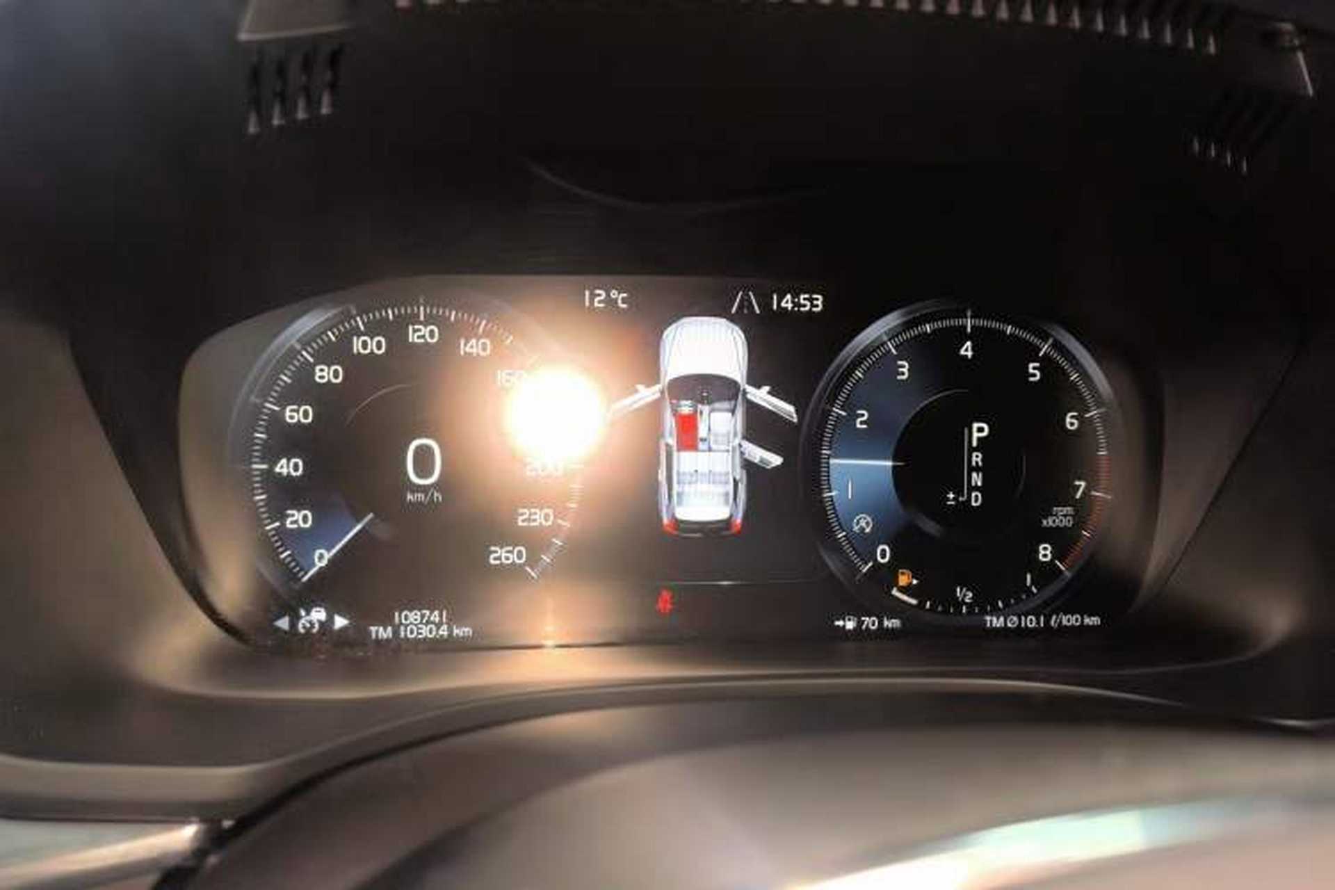 Used Volvo XC60 2019 T5 4x4 Smart & Dynamic Sport Edition China VI Standard Instrument Cluster