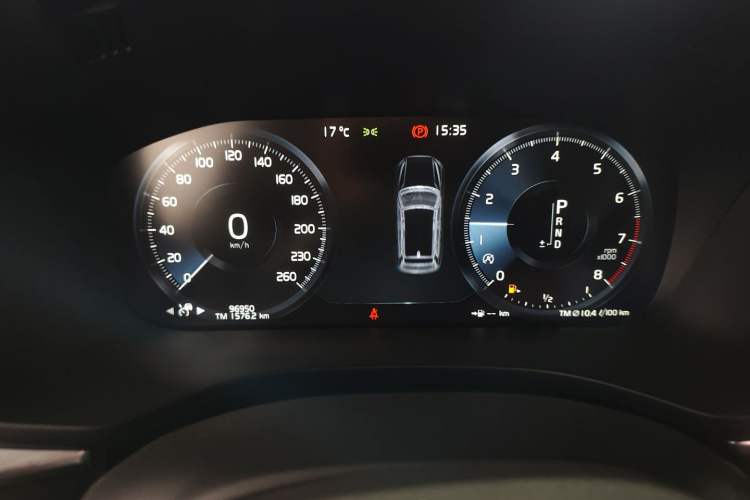 Used Volvo XC60 2019 T5 4x4 Smart & Dynamic Sport Edition China VI Standard Instrument Cluster