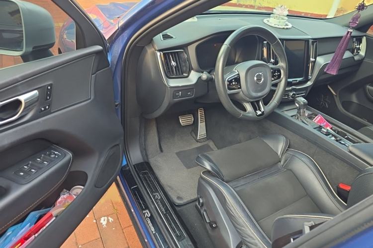 Used Volvo XC60 2019 T5 4x4 Zhiyuan Sport Edition China V Standard Interior 3