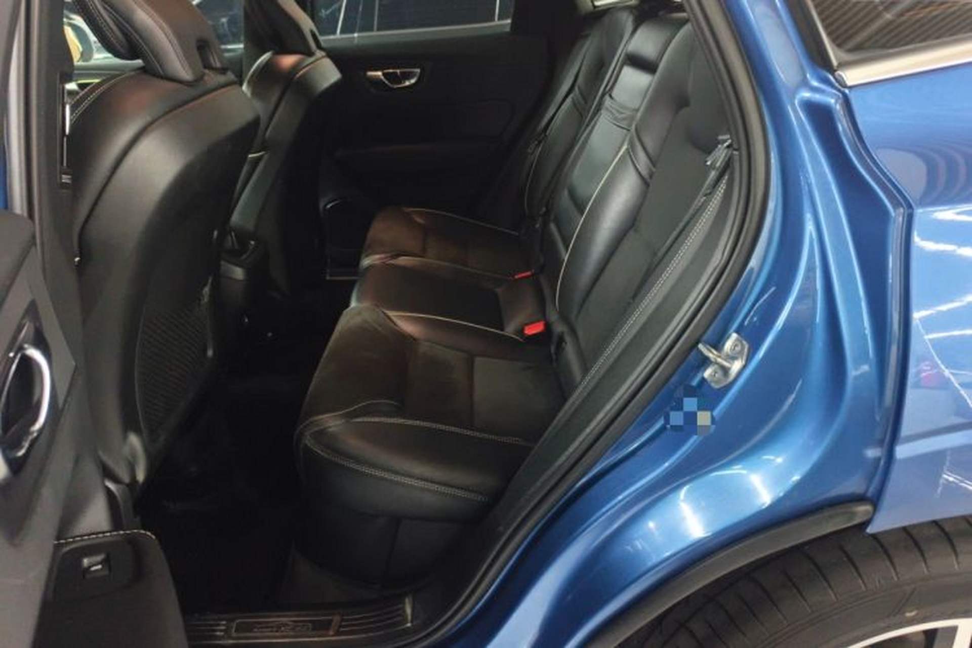 Used Volvo XC60 2019 T5 4x4 Smart & Dynamic Sport Edition China VI Standard Interior 4