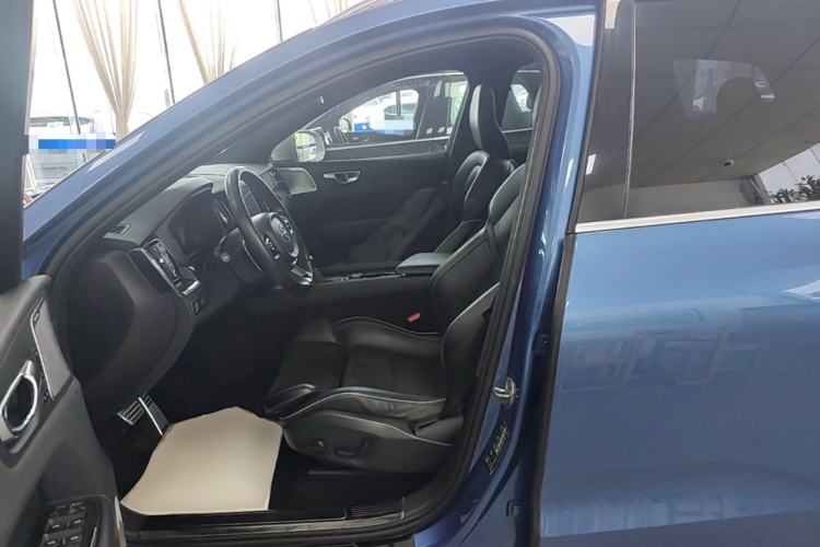 Used Volvo XC60 2019 T5 4x4 Smart & Dynamic Sport Edition China VI Standard Left Front Seat