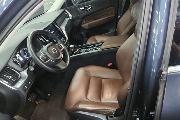 Used Volvo XC60 2019 T5 4x4 Smart Edition China V Standard Left Front Seat
