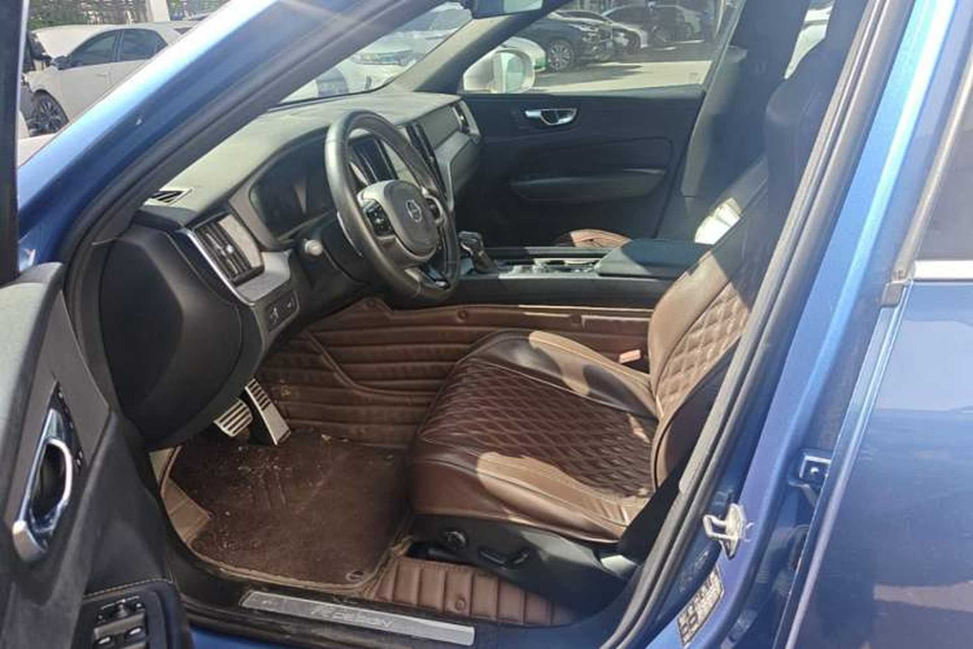 Used Volvo XC60 2019 T5 4x4 Smart & Dynamic Sport Edition China VI Standard Left Front Seat