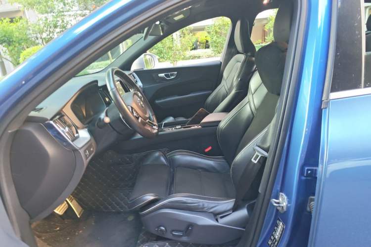 Used Volvo XC60 2019 T5 4x4 Zhiyuan Sport Edition China V Standard Left Front Seat