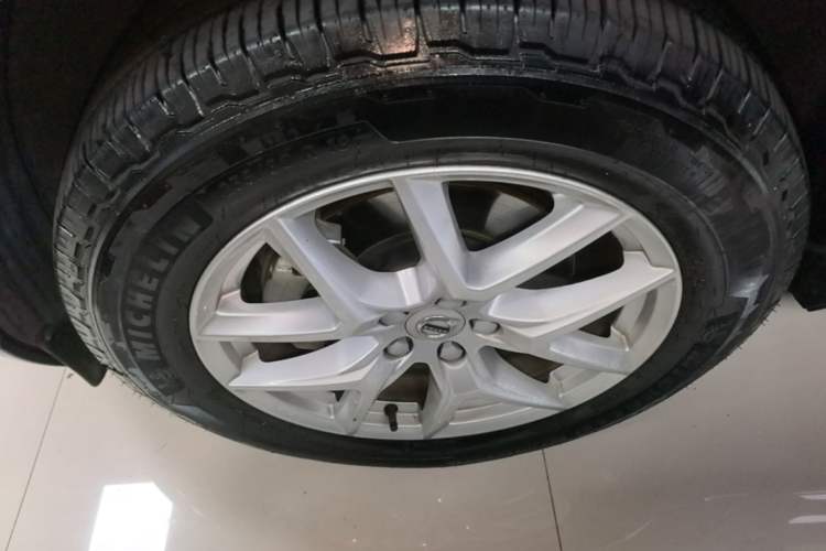 Used Volvo XC60 2019 T5 4x4 Smart Edition China VI Standard Left Front Wheel Hub