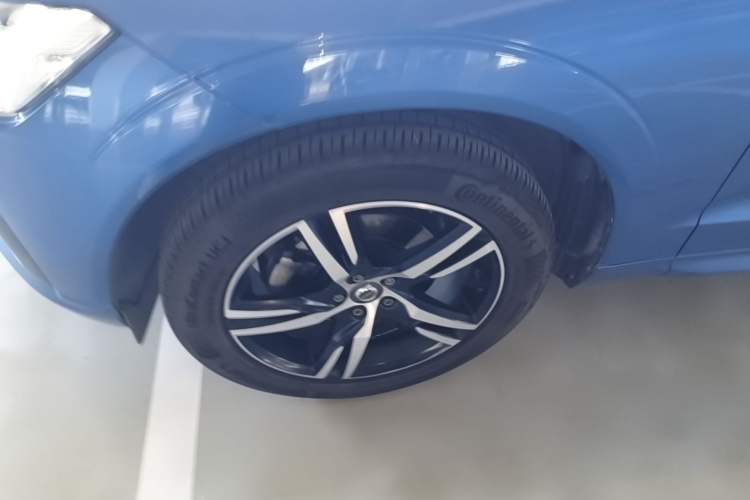 Used Volvo XC60 2019 T5 4x4 Smart & Dynamic Sport Edition China VI Standard Left Front Wheel Hub