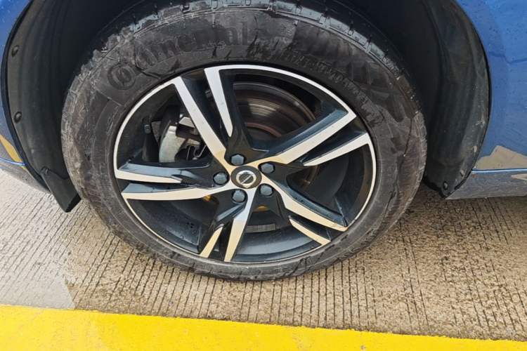 Used Volvo XC60 2019 T5 4x4 Smart & Dynamic Sport Edition China VI Standard Left Front Wheel Hub
