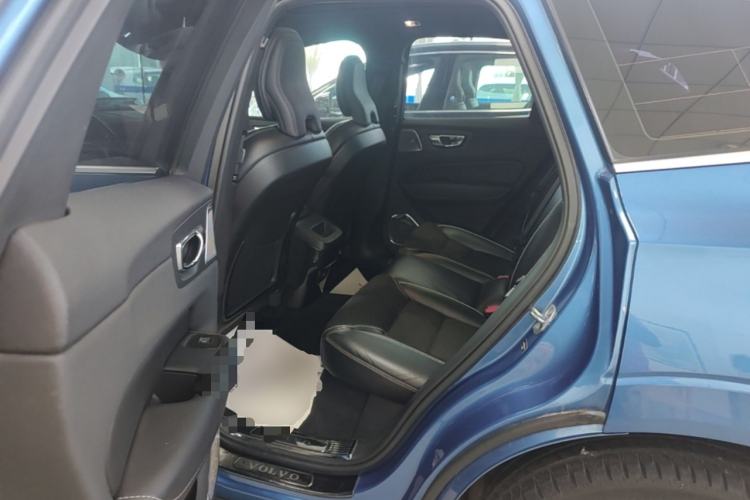 Used Volvo XC60 2019 T5 4x4 Smart & Dynamic Sport Edition China VI Standard Left Rear Seat