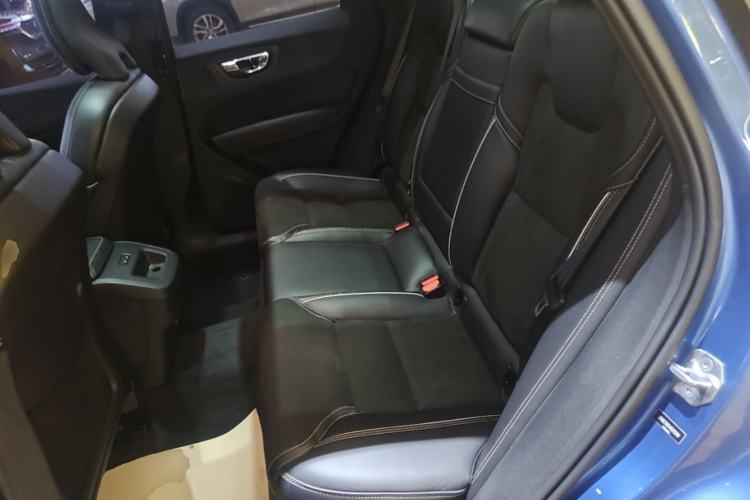 Used Volvo XC60 2019 T5 4x4 Smart & Dynamic Sport Edition China VI Standard Left Rear Seat