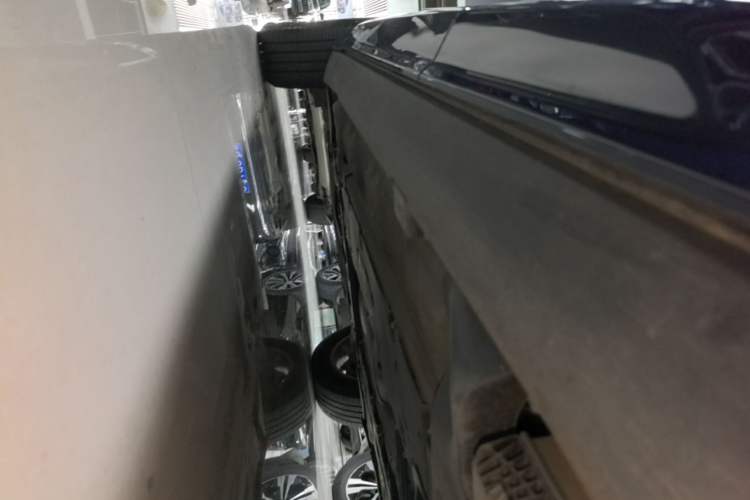 Used Volvo XC60 2019 T5 4x4 Smart Edition China VI Standard Left Side Sill