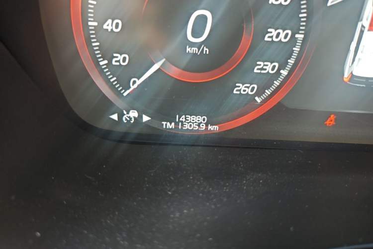 Used Volvo XC60 2019 T5 4x4 Zhiyuan Sport Edition China V Standard Odometer Close Up