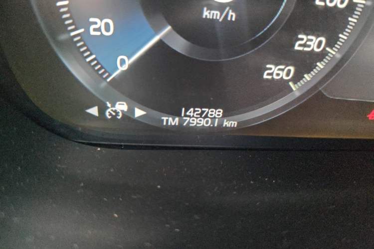 Used Volvo XC60 2019 T5 4x4 Zhiyuan Sport Edition China V Standard Odometer Close Up
