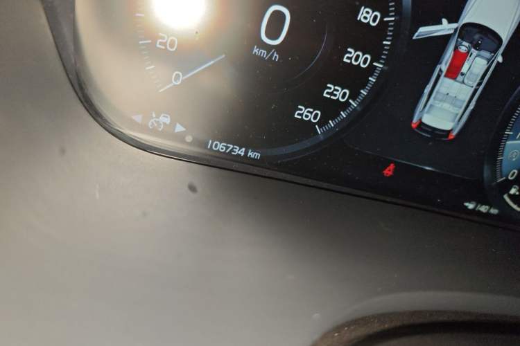 Used Volvo XC60 2019 T5 4x4 Smart & Dynamic Sport Edition China VI Standard Odometer Close Up