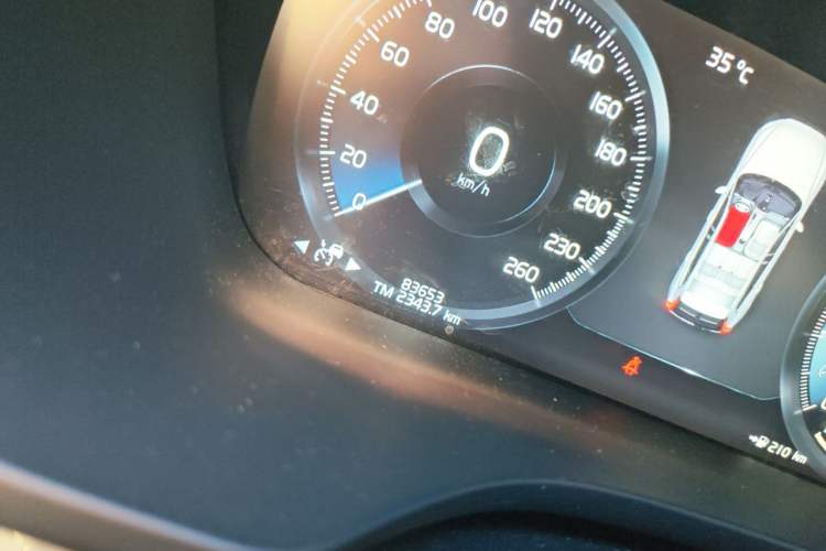Used Volvo XC60 2019 T5 4x4 Zhiyuan Sport Edition China V Standard Odometer Close Up