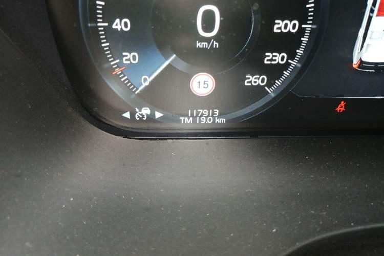 Used Volvo XC60 2019 T5 4x4 Smart & Dynamic Sport Edition China VI Standard Odometer Close Up