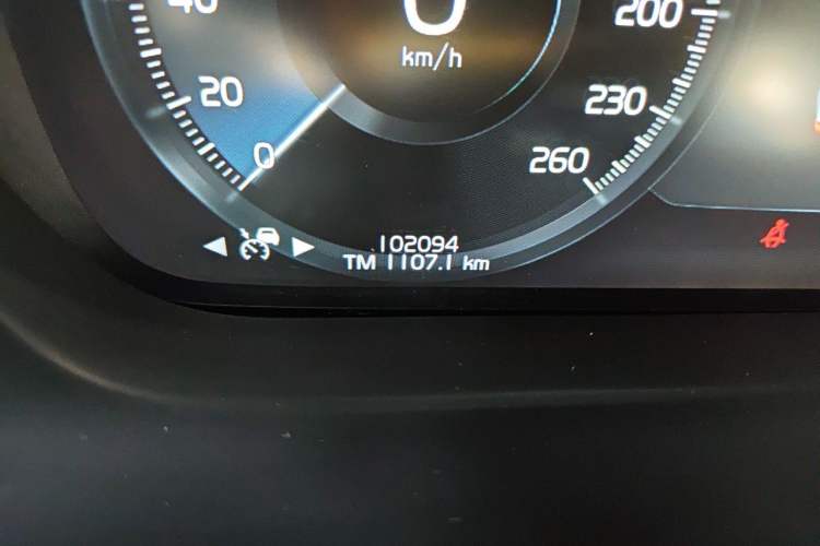 Used Volvo XC60 2019 T5 4x4 Zhiya Sport Edition China VI Standard Odometer Close Up
