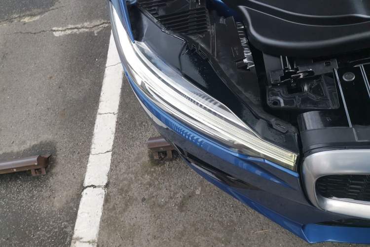Used Volvo XC60 2019 T5 4x4 Smart & Dynamic Sport Edition China VI Standard Right Front Headlight
