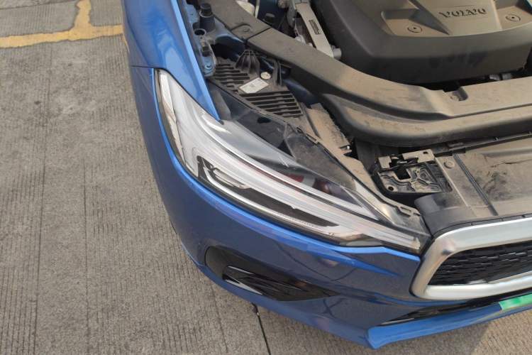 Used Volvo XC60 2019 T5 4x4 Zhiyuan Sport Edition China V Standard Right Front Headlight