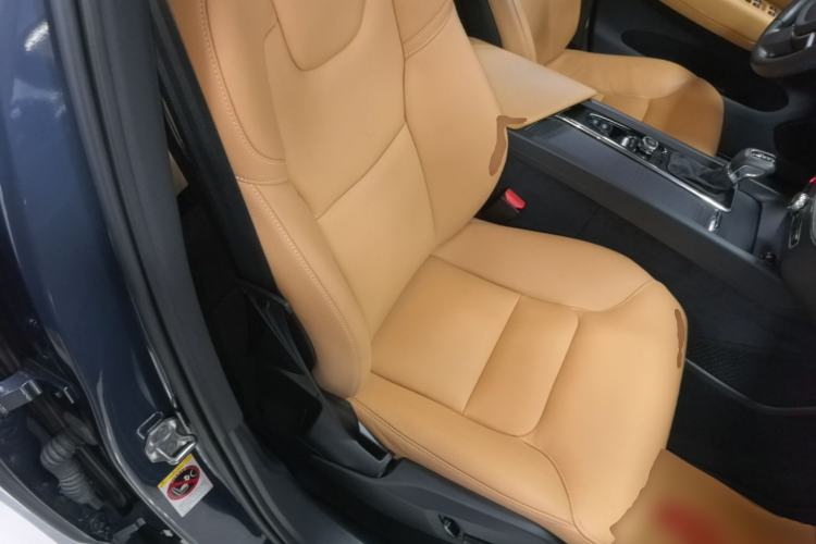Used Volvo XC60 2019 T5 4x4 Smart Edition China VI Standard Right Front Seat